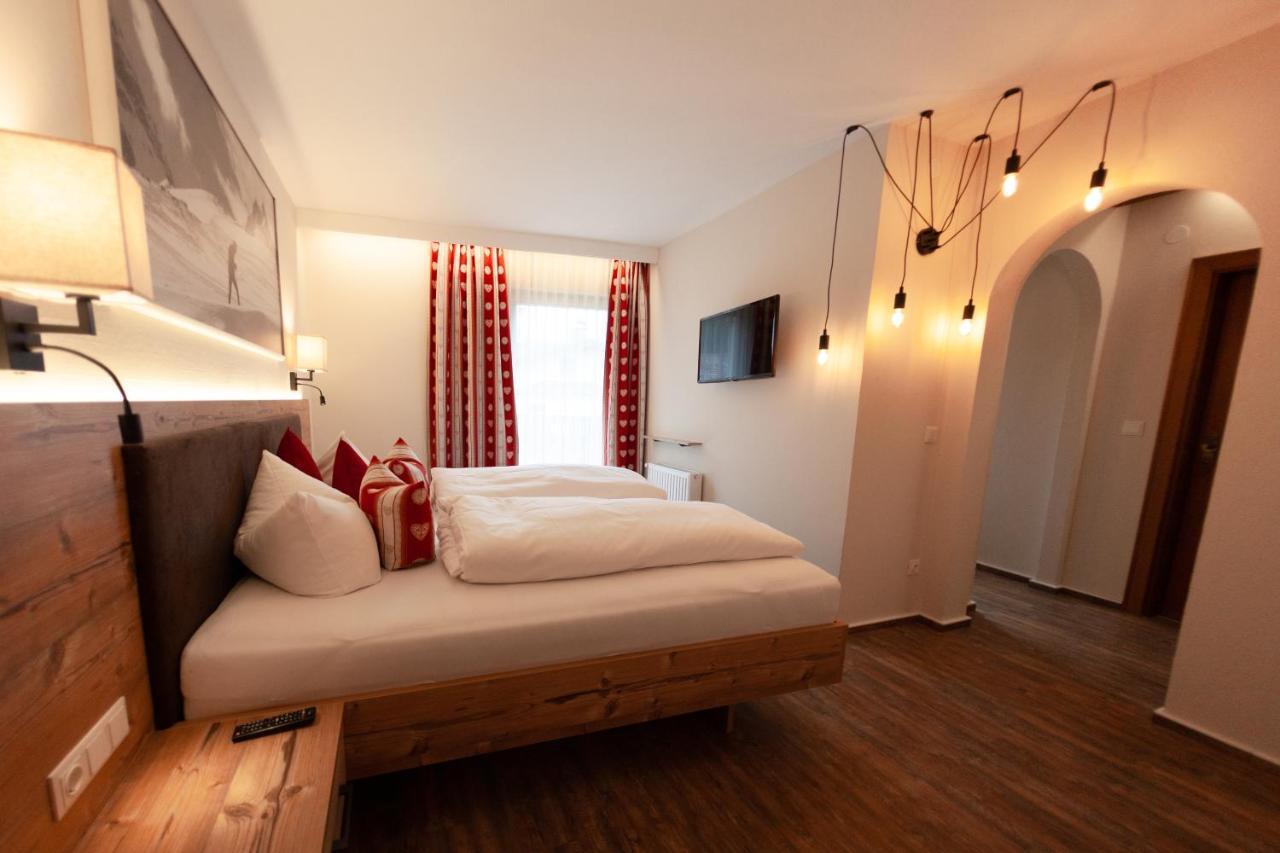 Pension Gletscherblick Fulpmes Bagian luar foto