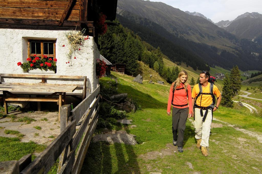 Pension Gletscherblick Fulpmes Bagian luar foto
