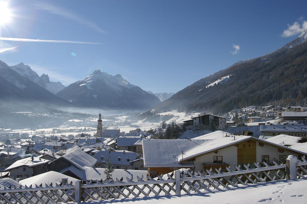 Pension Gletscherblick Fulpmes Bagian luar foto