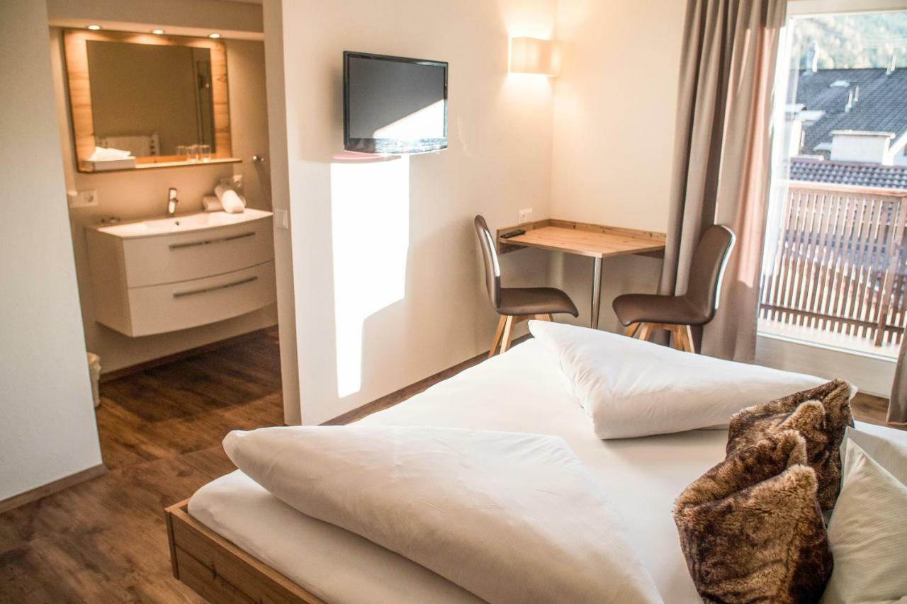 Pension Gletscherblick Fulpmes Bagian luar foto